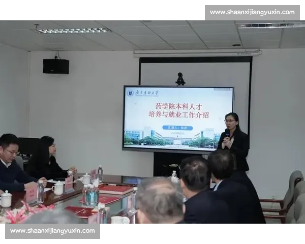 聚焦临场调整提升团队应变决策与执行能力实践路径策略方法探